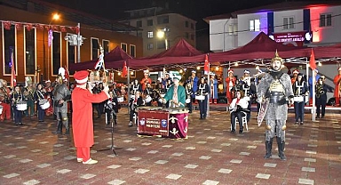 Yenişehir'in Kadın Bandosu, Pazaryeri'nde sahne aldı