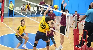 Yenişehirli voleybolcular filede 2'de 2 yaptı