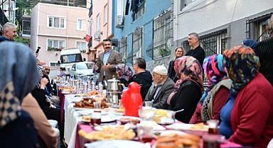 Yıldırım’da kadınlar davet etti, Başkan Oktay Yılmaz sofralarına konuk oldu