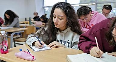 Büyükşehir'in ücretsiz YKS kurslarında eğitimler başladı