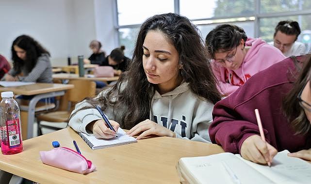 Büyükşehir'in ücretsiz YKS kurslarında eğitimler başladı